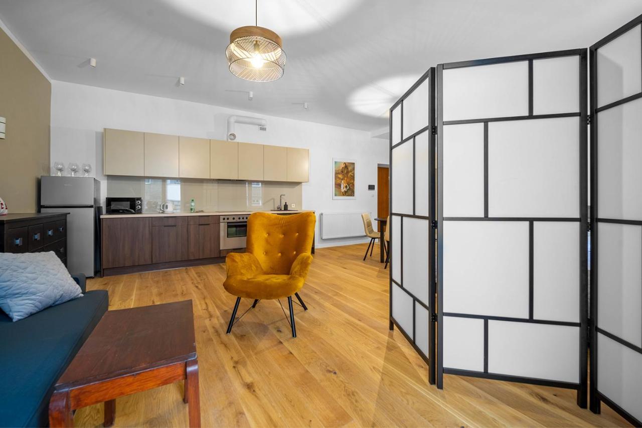 Piekna Yellow Studio Warsaw Luaran gambar
